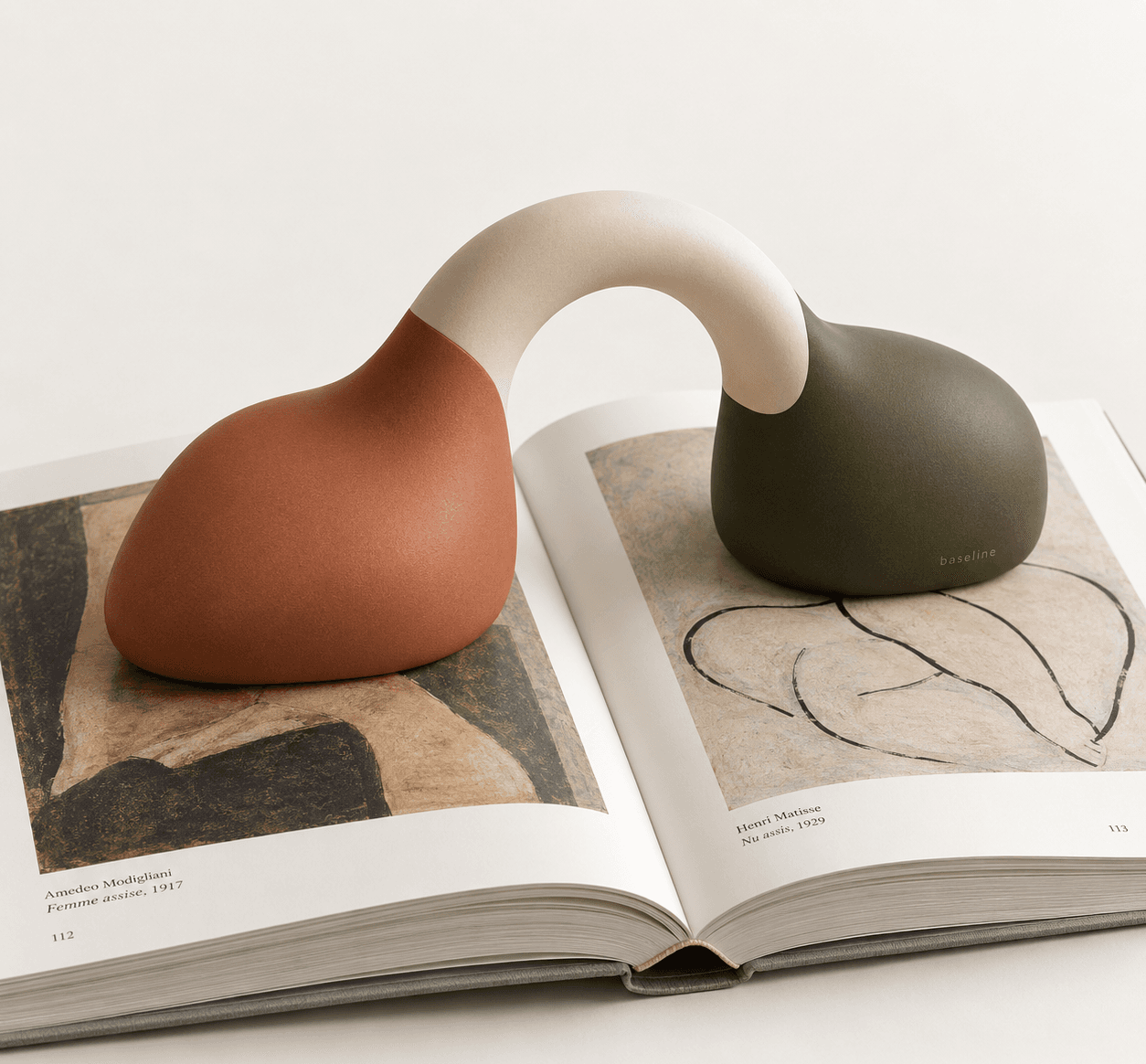 Bookweight in Terracotta / sage